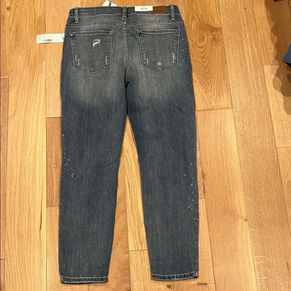 Judy Blue Distressed Adeline relaxed fit Blue Jeans‎ 13/31